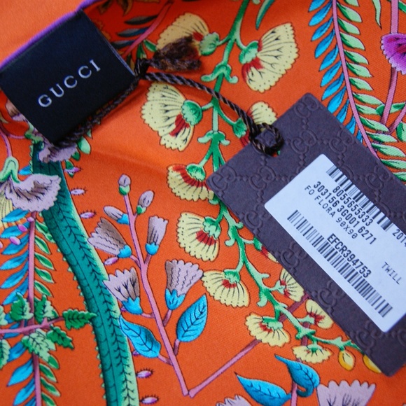New Gucci Classic Floral Print Silk Scarf with Gucci Box Gift - Picture 10 of 14